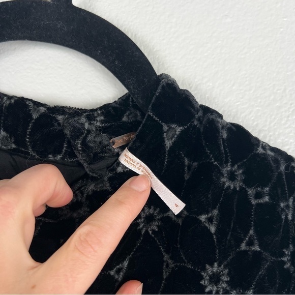 Free People Velvet Eyelet Dress Sz 4 - Picture 3 of 6